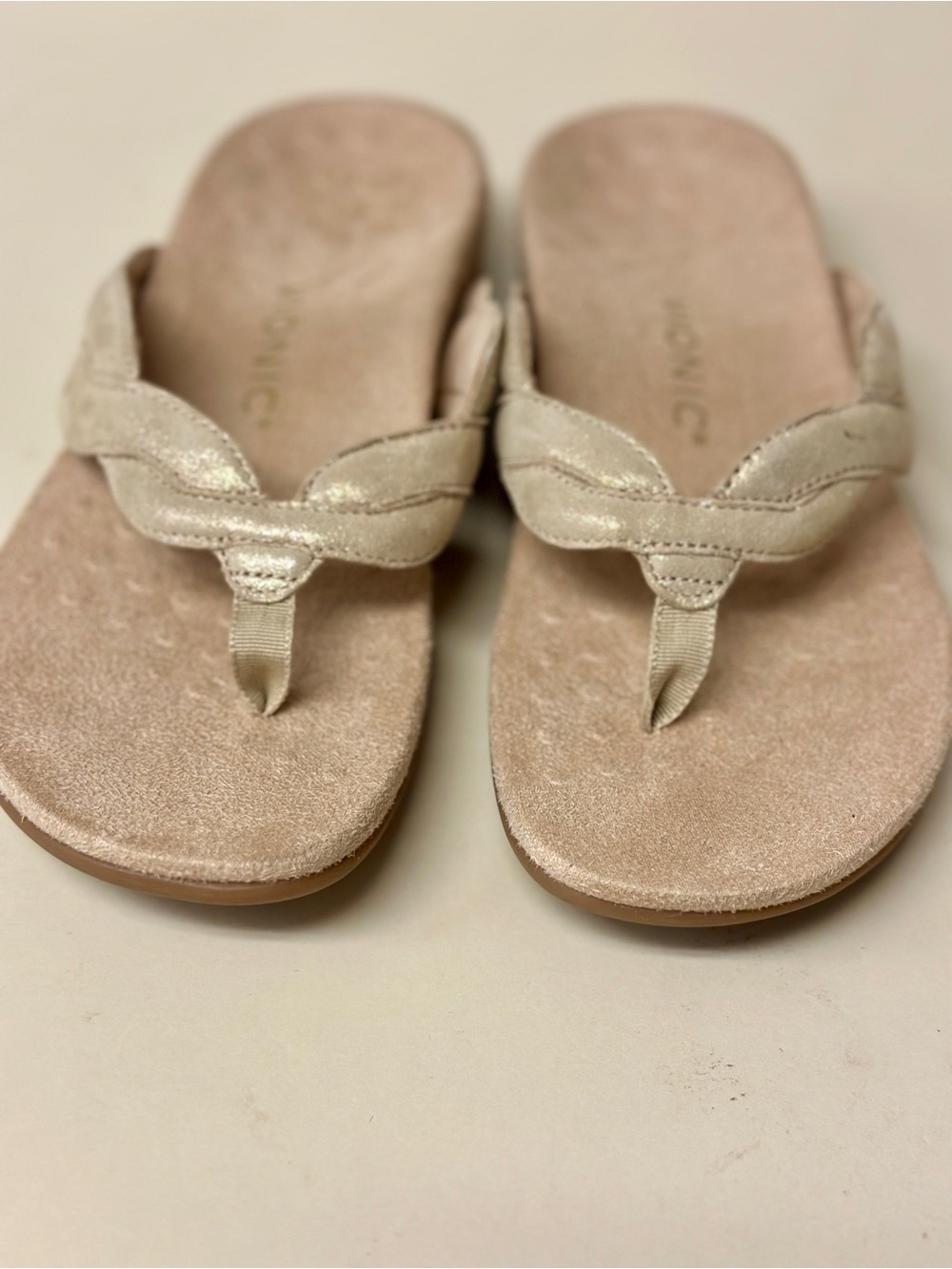 Vionic Women's Taupe Metallic Toe-Post Sandals
